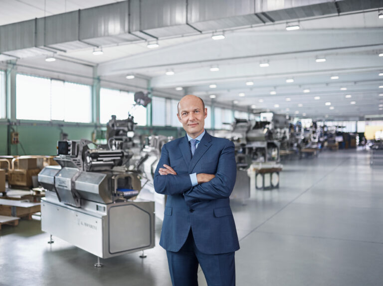Dieses Businessportrait zeigt Paolo Mondini und wurde von Hendrik Lüders fotografiert