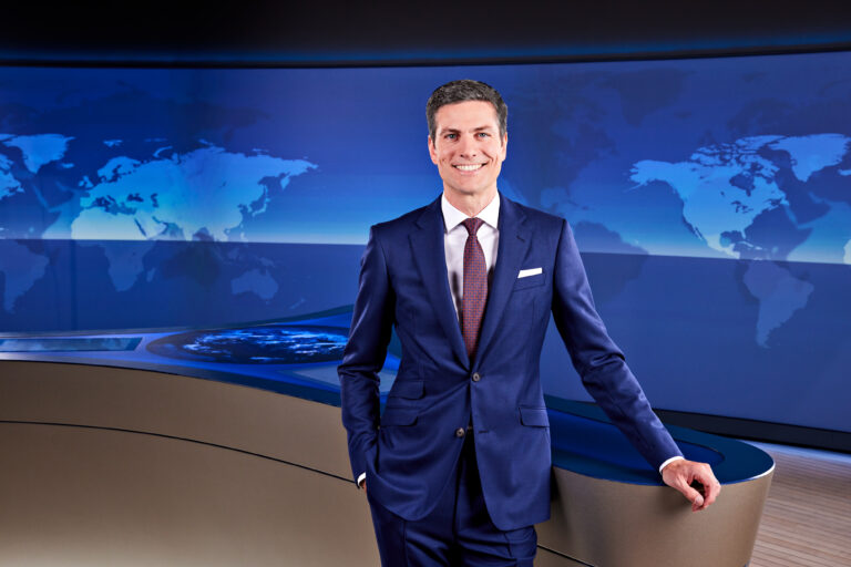 Ingo Zamperoni im Tagesschau Studio.