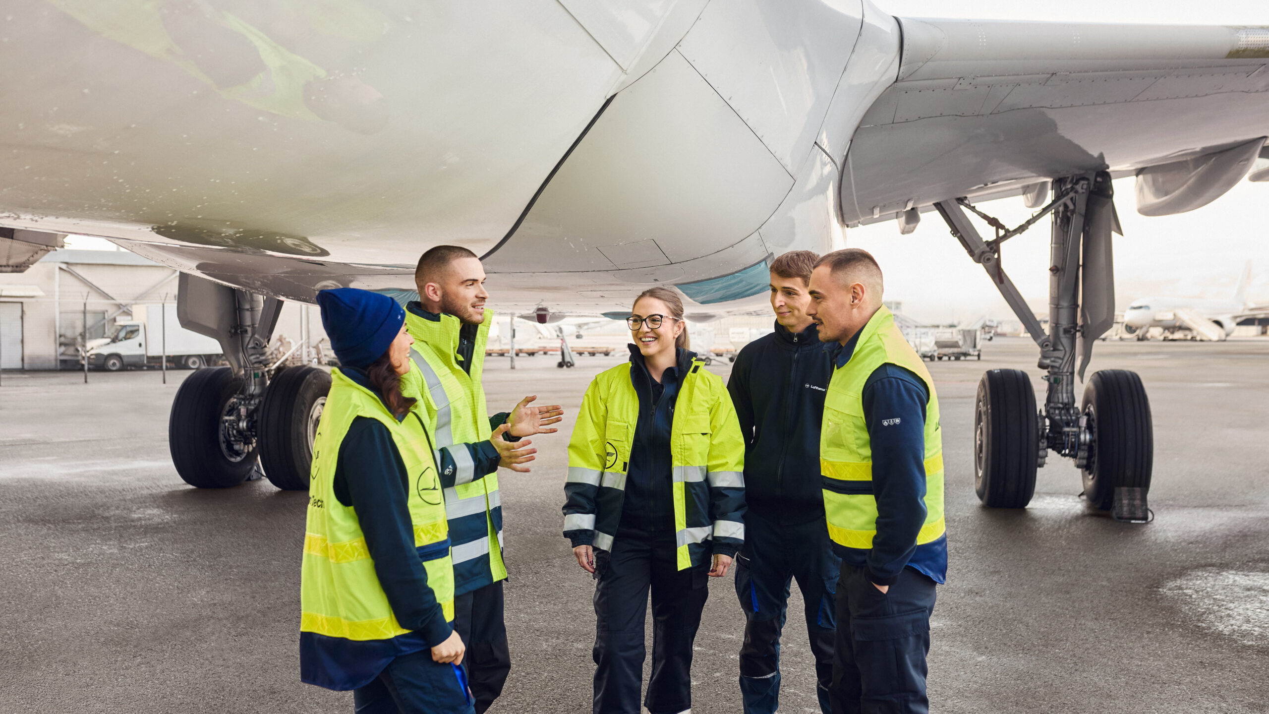 Employer-Branding-Fotografie-Lufthansa-Technik-Sofia-LHT_Sofia_12_24_AC_Group_1930_eciRGBv2